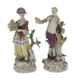 A PAIR OF PORCELAIN GROUPS, MEISSEN EARLY 20TH CENTURY in polychromy, representing Gentleman with