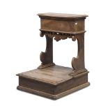 PRIE DIEU IN WALNUT, CENTRAL ITALY 18TH CENTURY with shelf top. Measures cm. 84 x 60 x 60.