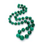 NECKLACE in malachite with sphere elements. Length cm. 76. Slight defects. COLLANA in malachite