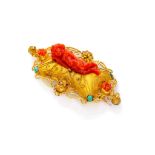 ATTRACTIVE BROOCH in yellow gold 18 kts., pillow shaped with decoration in filigree and