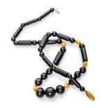 NECKLACE with to cylindrical and spherical elements in giaietto, alternated by elements in yellow