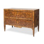 BEAUTIFUL COMMODE IN BRIAR WALNUT, NAPLES LUIGI XVI PERIOD with reserves, threads and inlays in