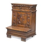 PRIE DIEU IN WALNUT, VENETIAN 17TH CENTURY with top with fluted apron over drawer sculpted to double