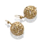 EARRINGS in yellow gold 18 kts., with sphere elements and pierced to scroll motifs. Length cm. 5,