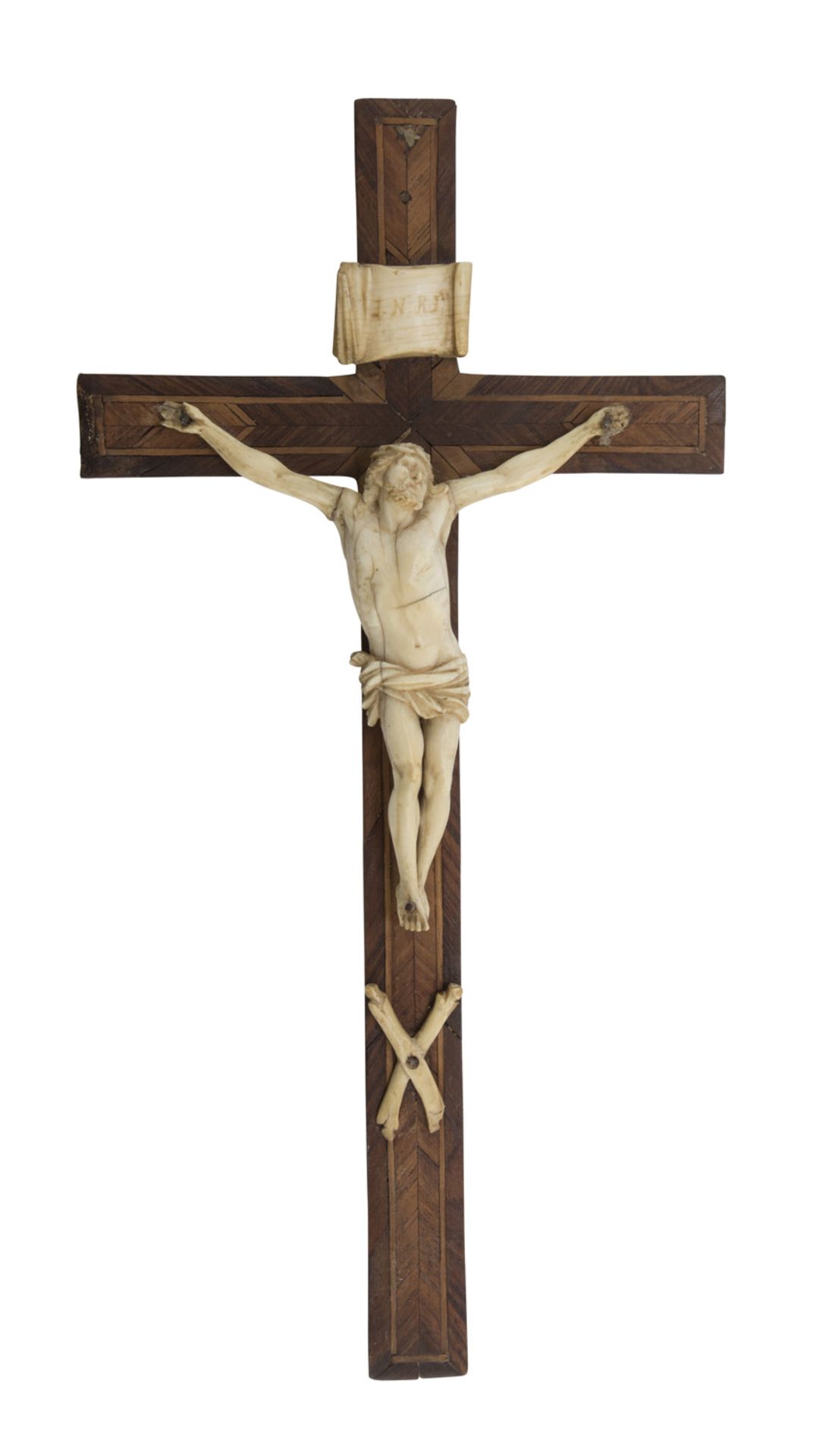 CRUCIFIX IN IVORY, CENTRAL ITALY, 18TH CENTURY Christ with mobile arms, cross plated in