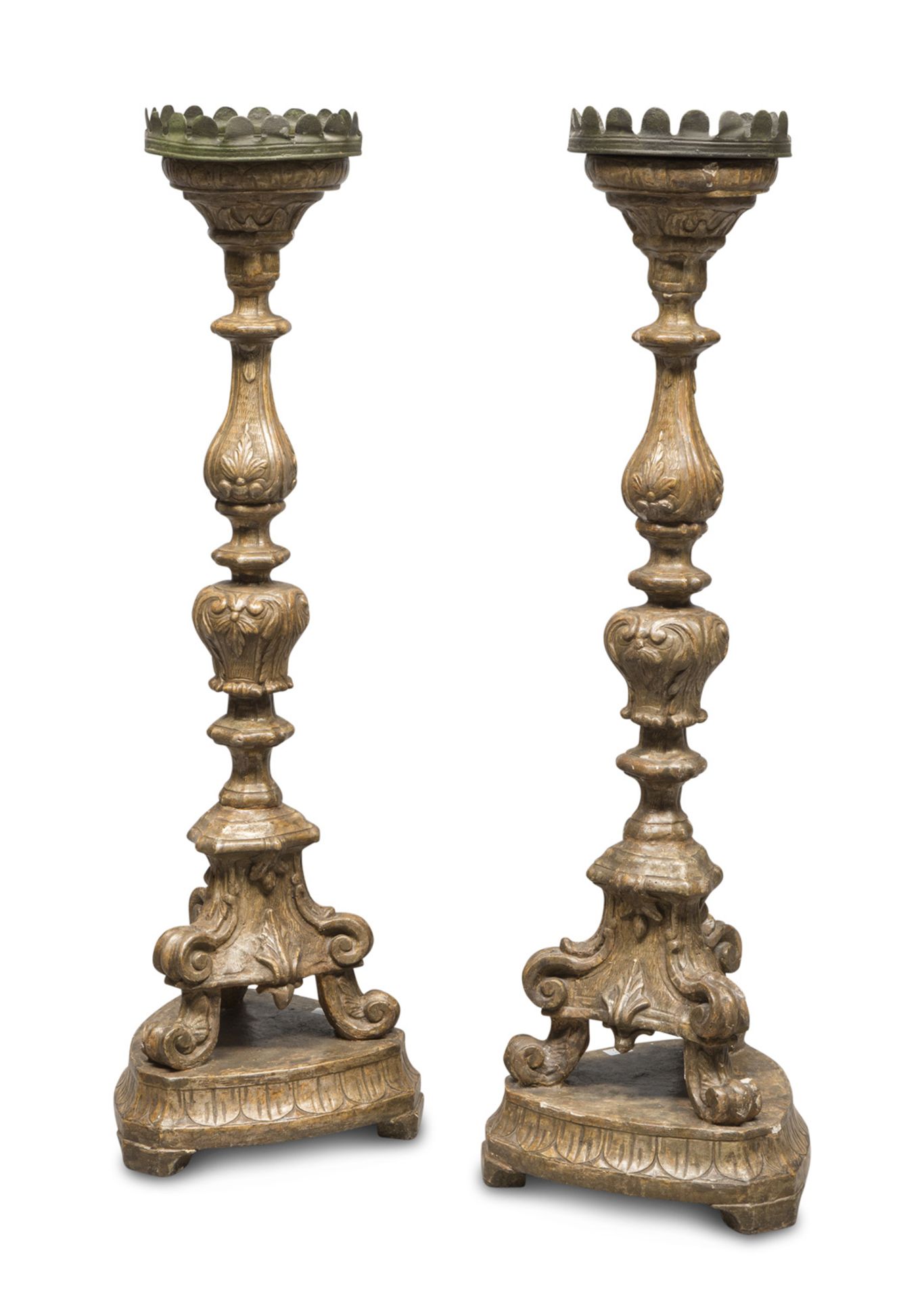 SPLENDID PAIR OF GILTWOOD CANDLESTICKS, ROME 18TH CENTURY shafts with knots sculpted to leaves and