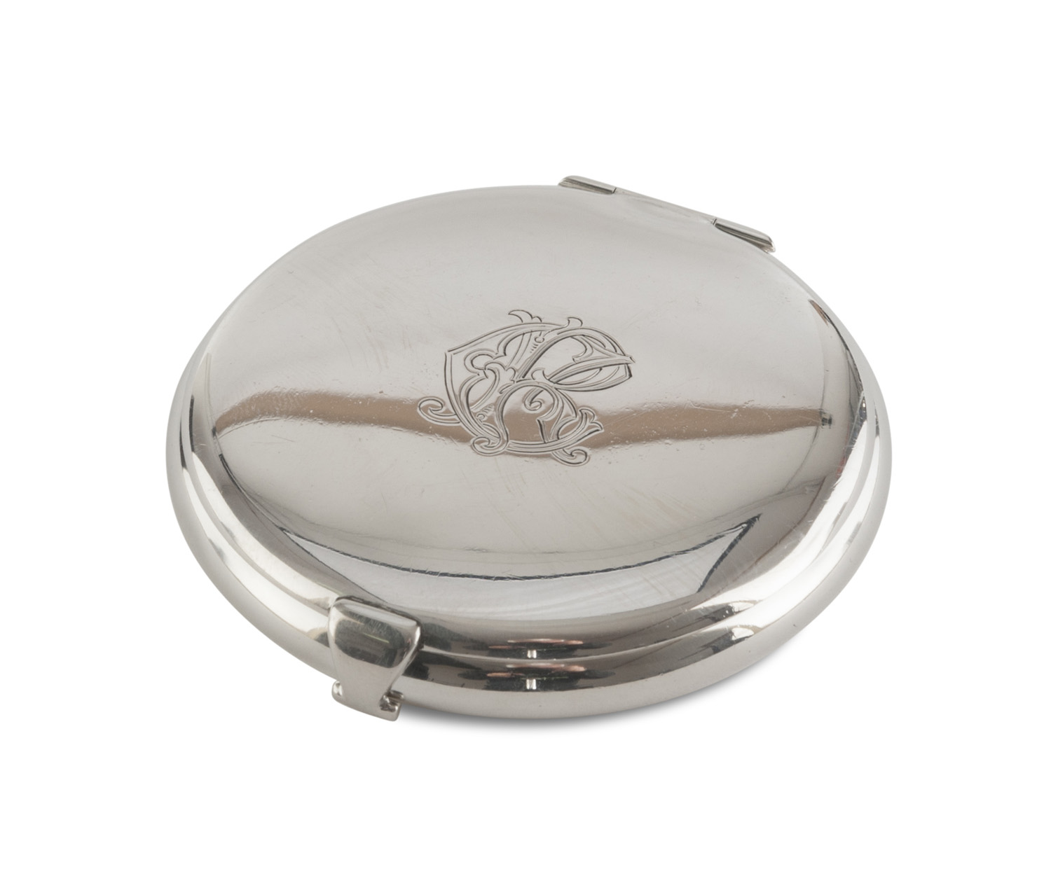 POWDER TIN IN SILVER, PUNCH STERLING TIFFANY & CO. EARLY 20TH CENTURY round shape, with initials