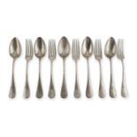 TEN KNIVES AND TEN FORKS IN SILVER, EARLY 20TH CENTURY handles engraved with floral motifs and