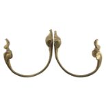 A PAIR OF CURTAIN RODS IN BRONZE, 19TH CENTURY as floral scroll with leafy final. Measures cm. 17