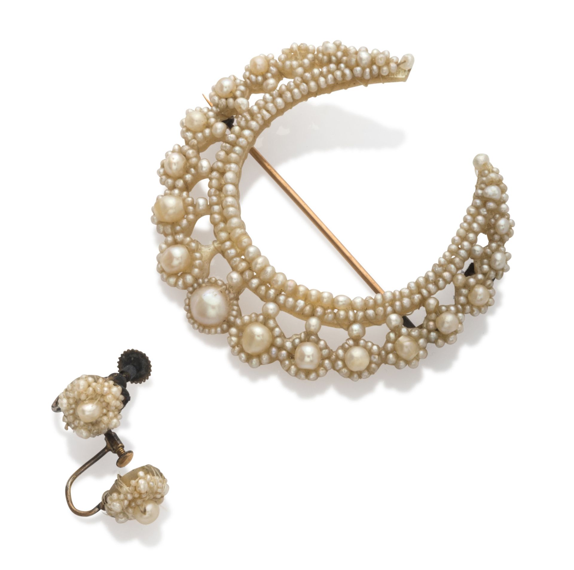 PARURE OF EARRINGS AND BROOCH in yellow gold 14 kts., shaped to moon with inset micro pearls.