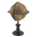 GLOBE, EARLY 19TH CENTURY map in bad state of conservation. Upright and sphere in metal, foot in