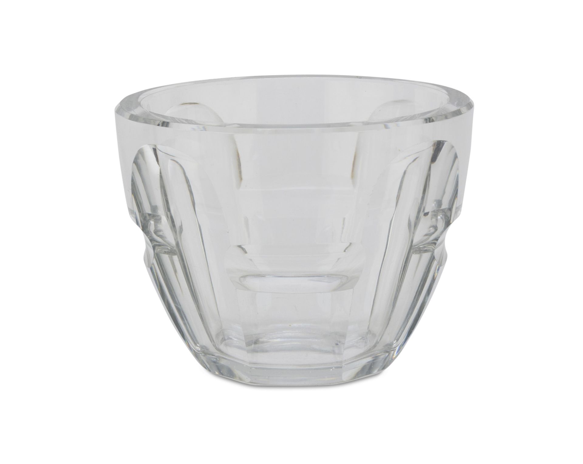 VASO IN CRISTALLO BACCARAT, ANNI '30 Misure cm. 12 x Ø 16. Marchio sotto la base.