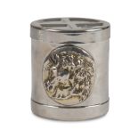 SILVER BOX, 20TH CENTURY cylindrical body, with a bas-relief horse head on the body. Measures cm. 10