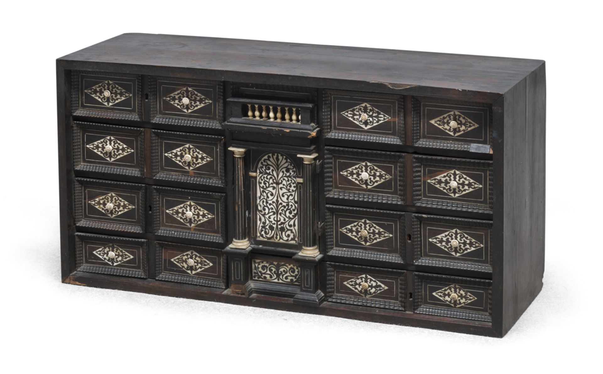 BEAUTIFUL COIN CABINET IN EBONY, LOMBARDY LATE 18TH CENTURY with rhombuse inlays in ivory