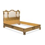 GILTWOOD BED, PERIOD NAPOLEON III scores sculpted to rows of campanulas and leaves. Measures cm. 126