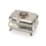 SILVER BOX WITH MICROMOSAIC, PUNCH KINGDOM OF ITALIA 1872/1933 convex and moved body. Micromosaic on