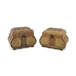 A PAIR OF TRIP BASKETS IN STRAW AND RATTAN, CHINA 20TH CENTURY with handles and finishes in