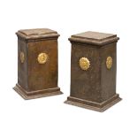 A PAIR OF BASES IN LACQUERED WOOD, 20TH CENTURY ground in faux porphyry and applied gilded daisy.