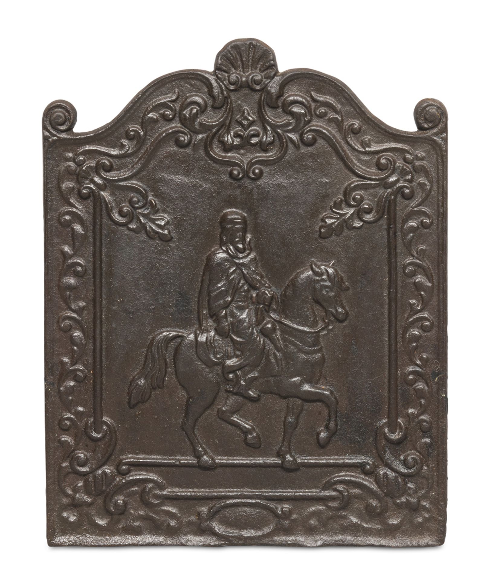 FIREPLACE PLACQUE IN CAST IRON, 19TH CENTURY black lacquered with bas-relief representing Arabic