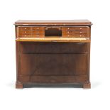 COMMODE SECRETAIRE IN FEATHER MAHOGANY, ENGLAND 19TH CENTURY three drawers on the front, superior