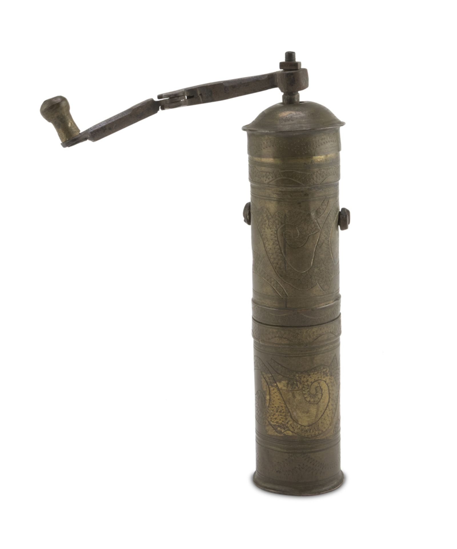 BRONZE PEPPER MILL, MIDDLE EAST 20TH CENTURY cylindrical body decorated with engravings of vegetal