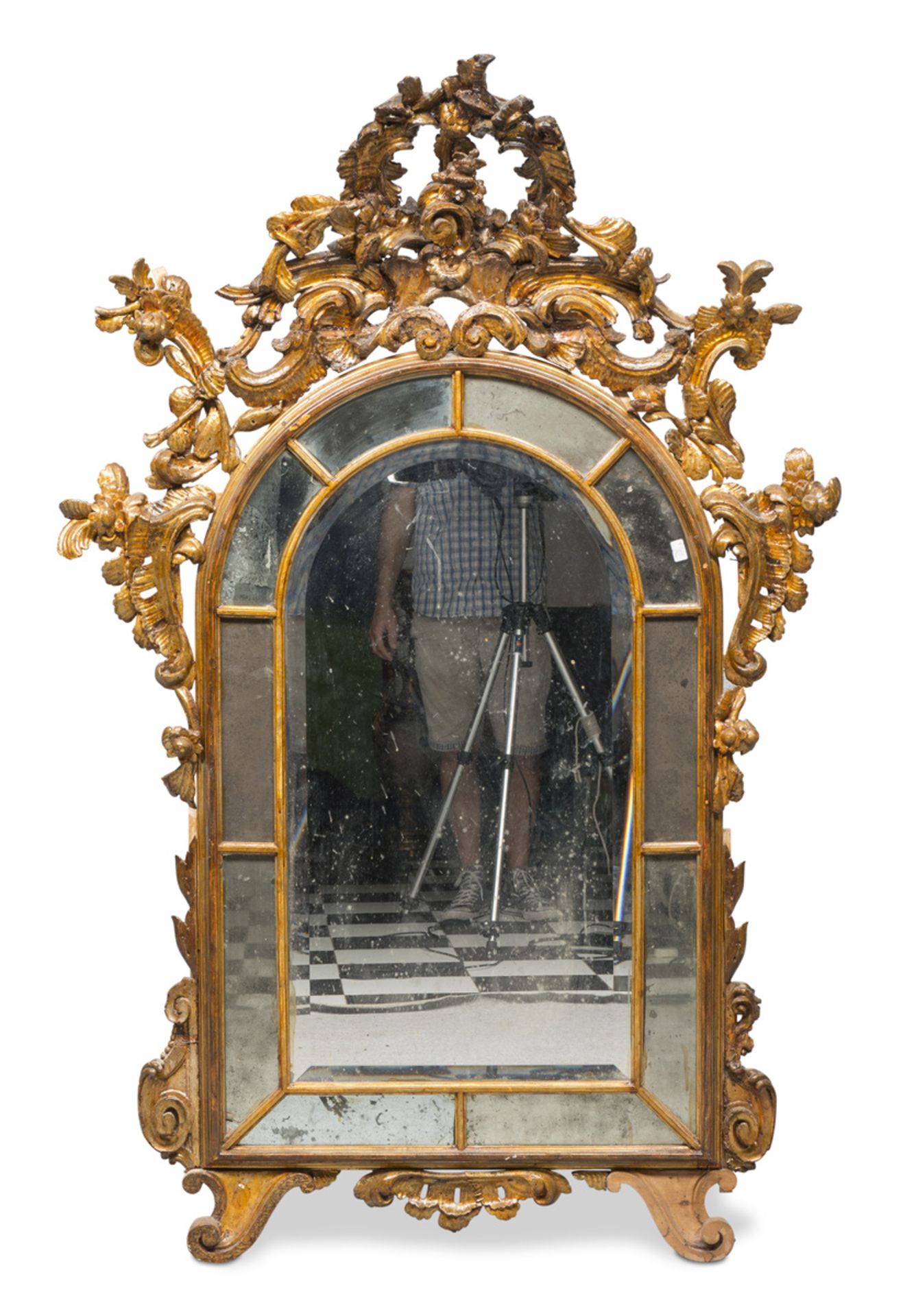 GILTWOOD MIRROR, GENOA, ELEMENTS OF THE 18TH CENTURY with arched top and double mirror frame. Rich