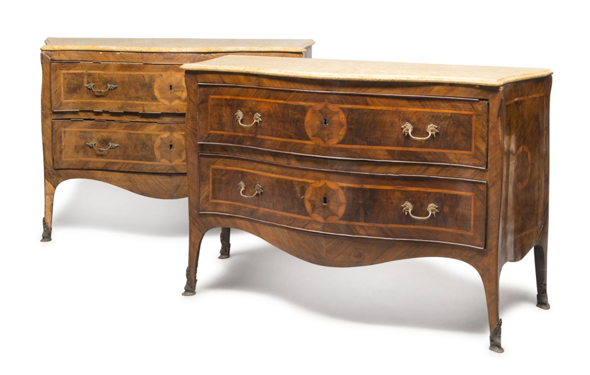 BEAUTIFUL PAIR OF COMMODES IN WALNUT AND BRIAR WALNUT NAPLES 18TH CENTURY