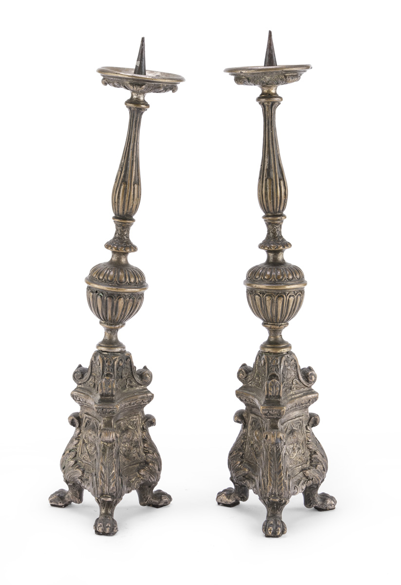 RARE PAIR OF SMALL CANDLESTICKS IN BRONZE PROBABLY TUSCAN 17TH CENTURY