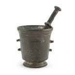 BIG MORTAR WITH PESTLE IN BRONZE 16TH CENTURY