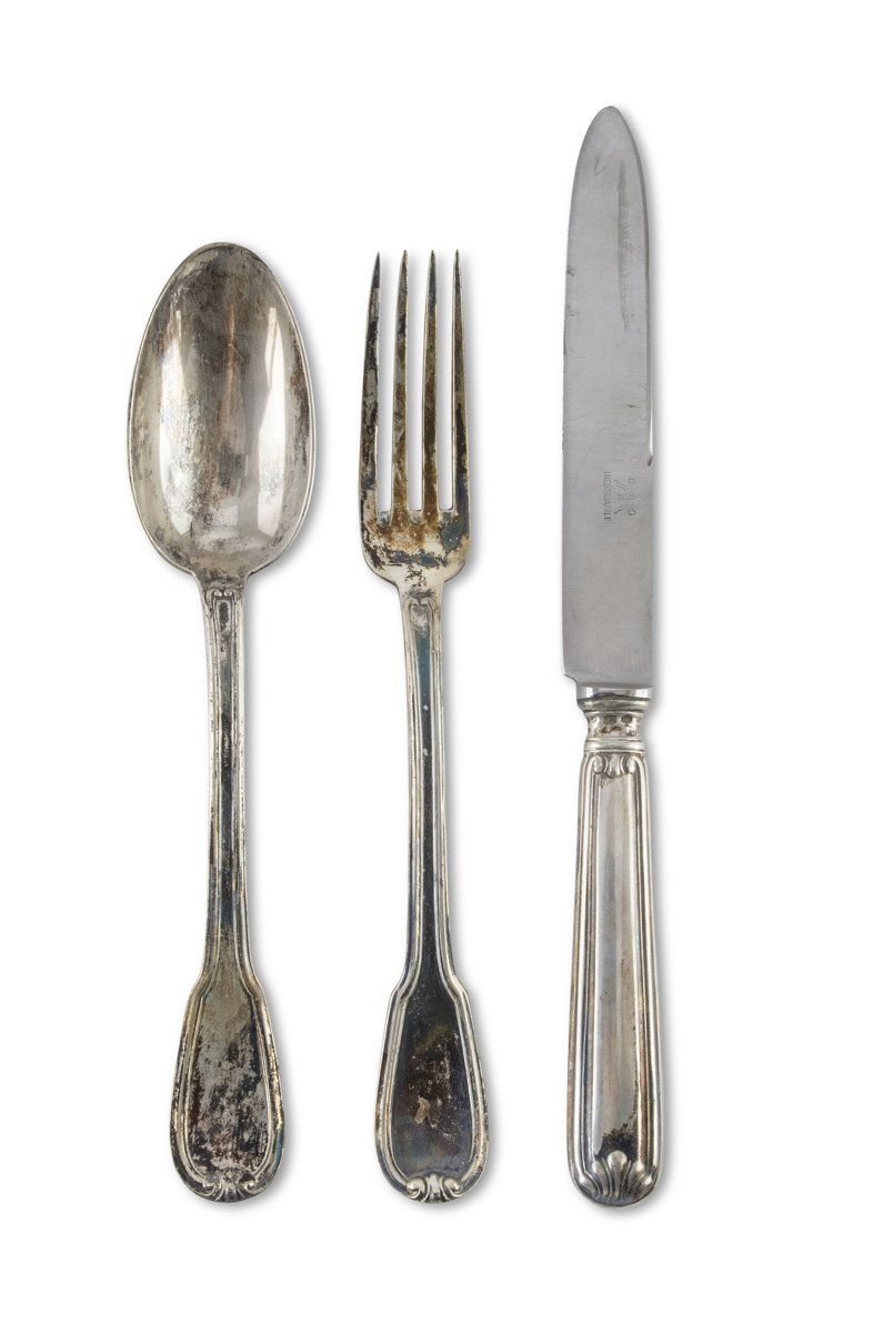 THREE PIECES OF SILVER FLATWARE 20TH CENTURY