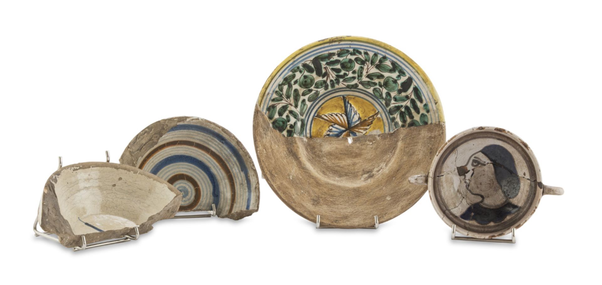 FOUR OBJECTS IN MAIOLICA 17TH-18TH CENTURY