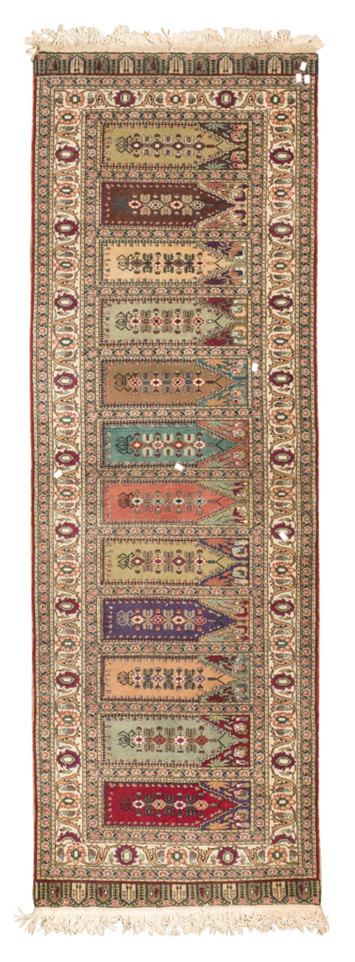 PAKISTAN SAFI CARPET MID-20TH CENTURY