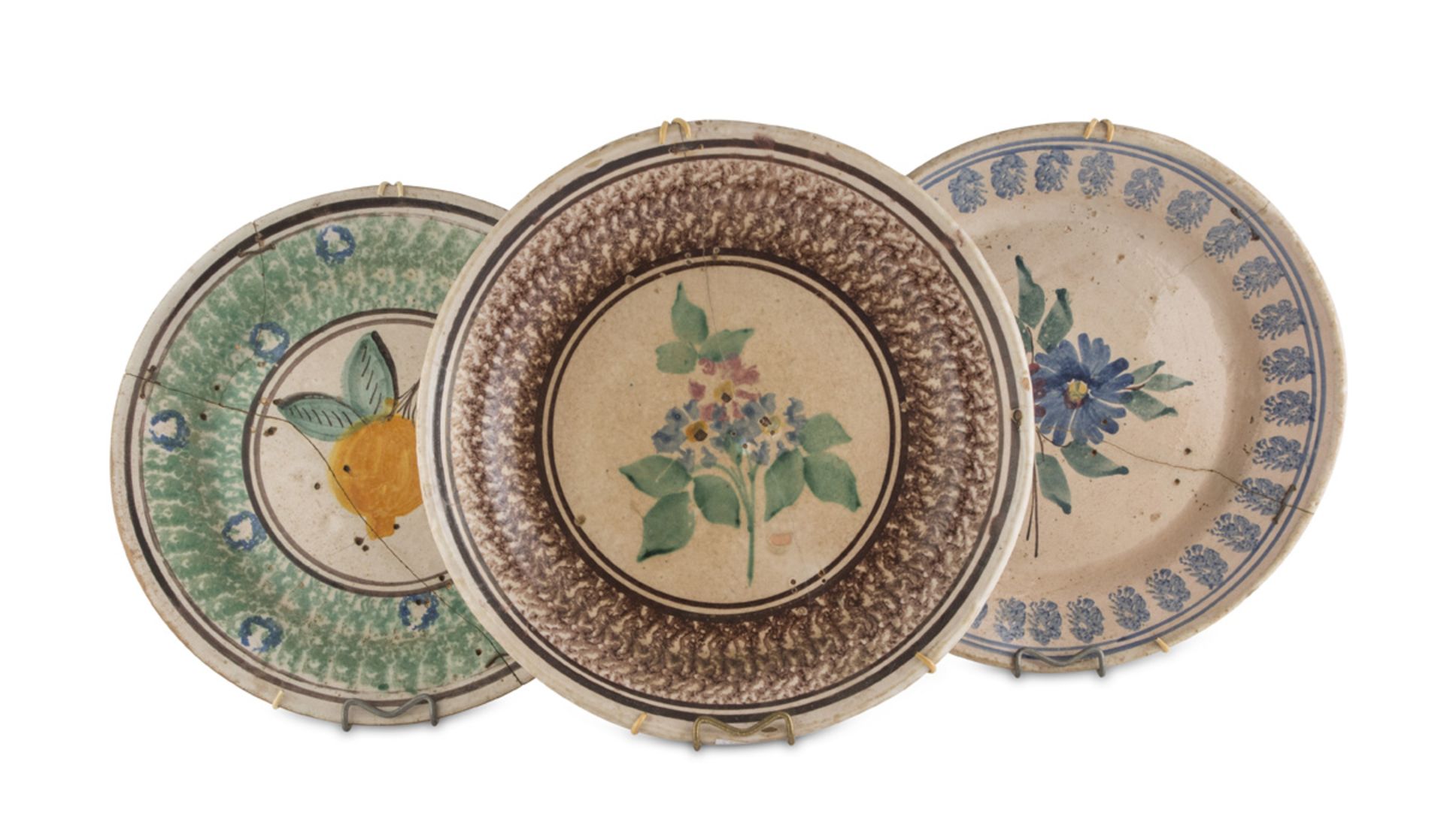 THREE DISHES IN EARTHENWARE APULIA 19TH CENTURY