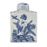 TEA CADDY IN WHITE AND BLUE PORCELAIN CHINA 20TH CENTURY