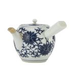 SMALL TEAPOT IN WHITE AND BLUE PORCELAIN CHINA 20TH CENTURY