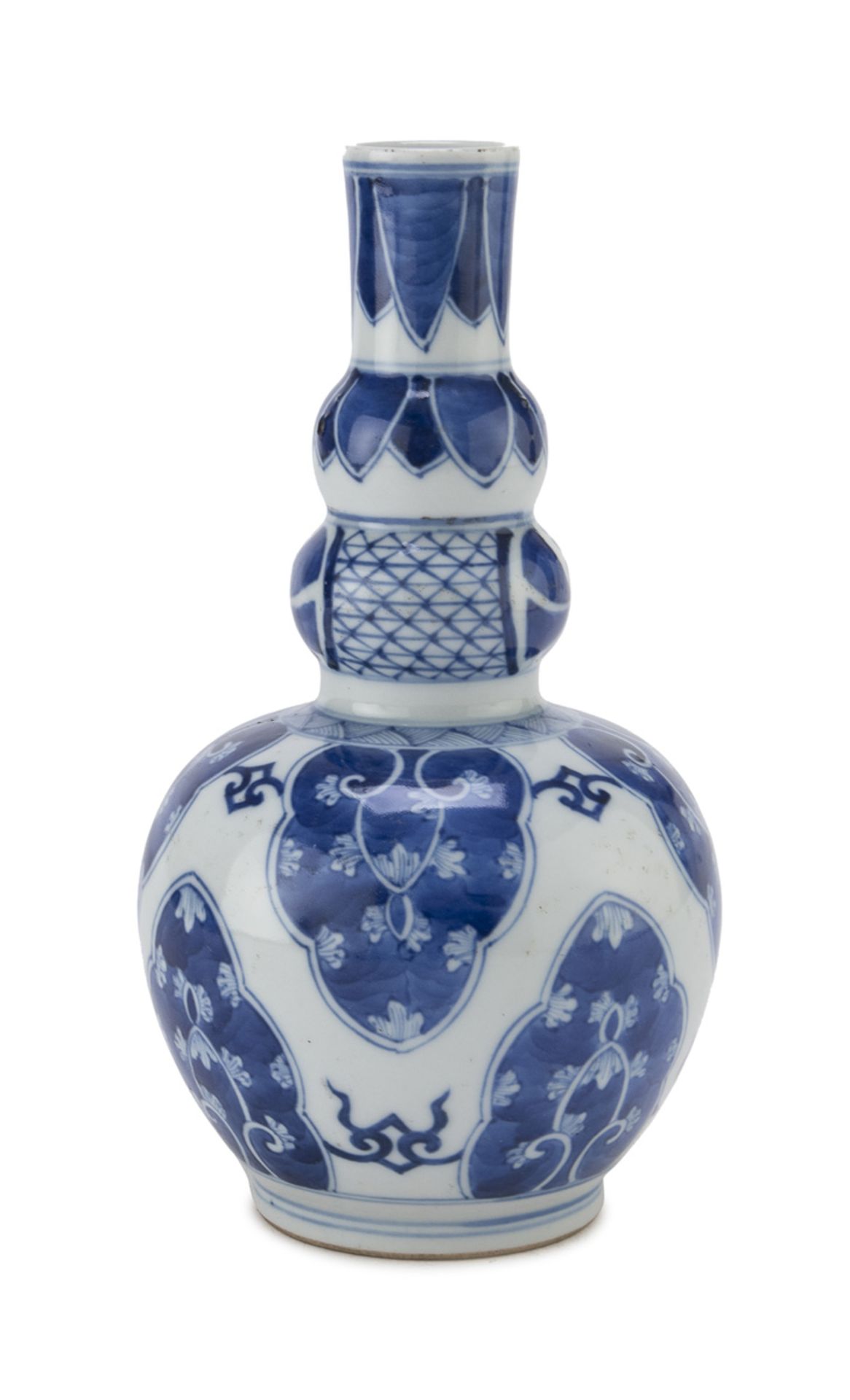 WHITE AND BLUE PORCELAIN VASE CHINA 20TH CENTURY