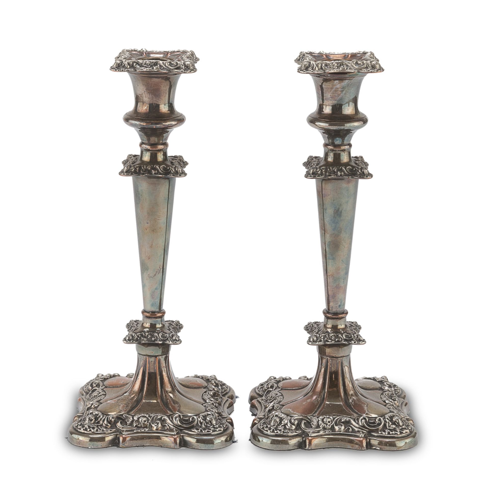 A PAIR OF SILVER-PLATED CANDLESTICKS - 20TH CENTURY