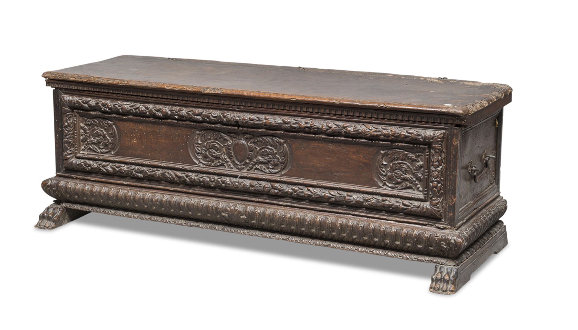 MANNERIST CHEST BENCH IN WALNUT - CENTRAL ITALY 16TH CENTURY