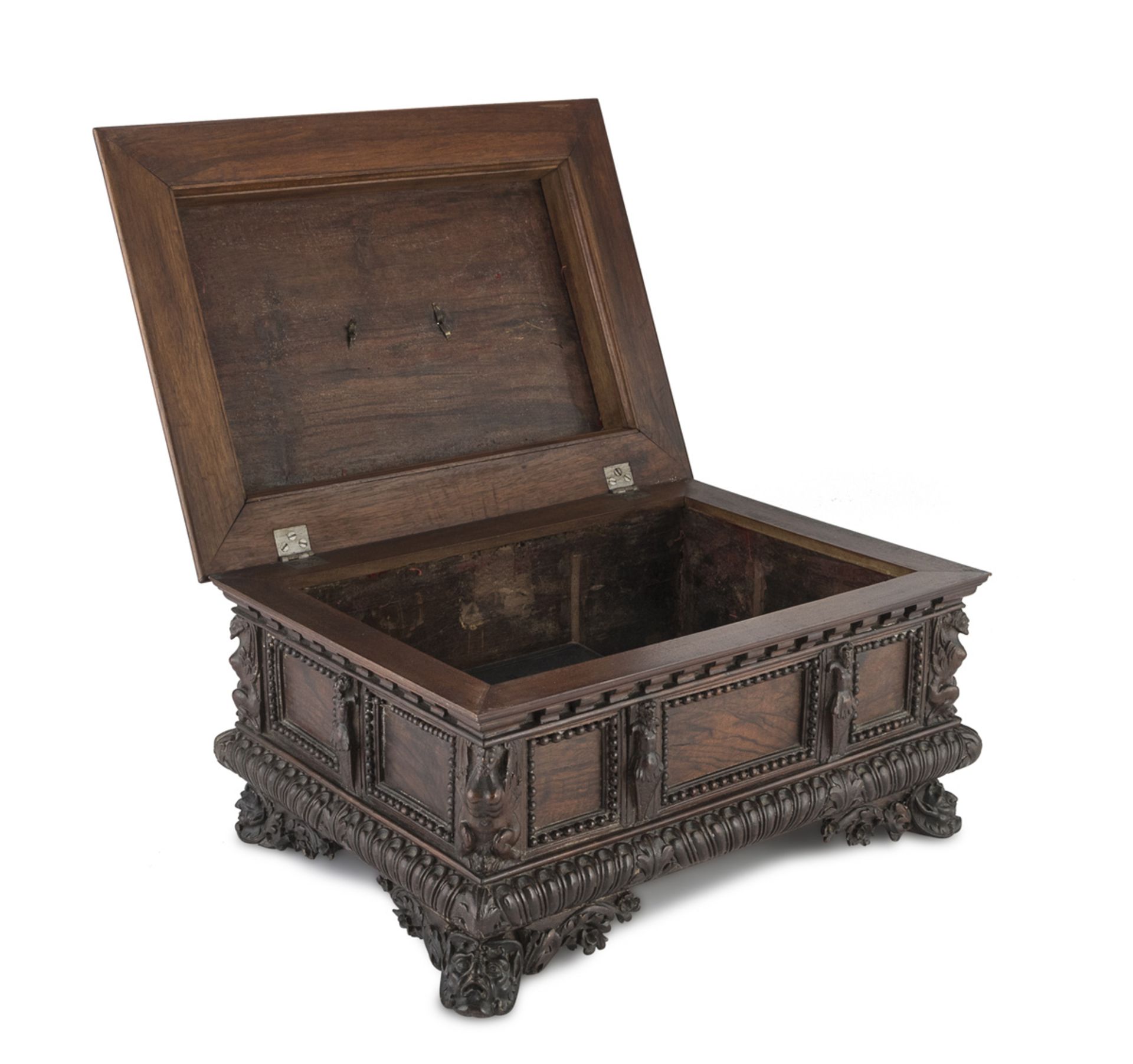 RARE BOX IN CARRUBBO AND WALNUT - PROBABLY VENETO OR LIGURIA 17TH CENTURY - Image 2 of 2