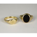 SIGNET RINGS.