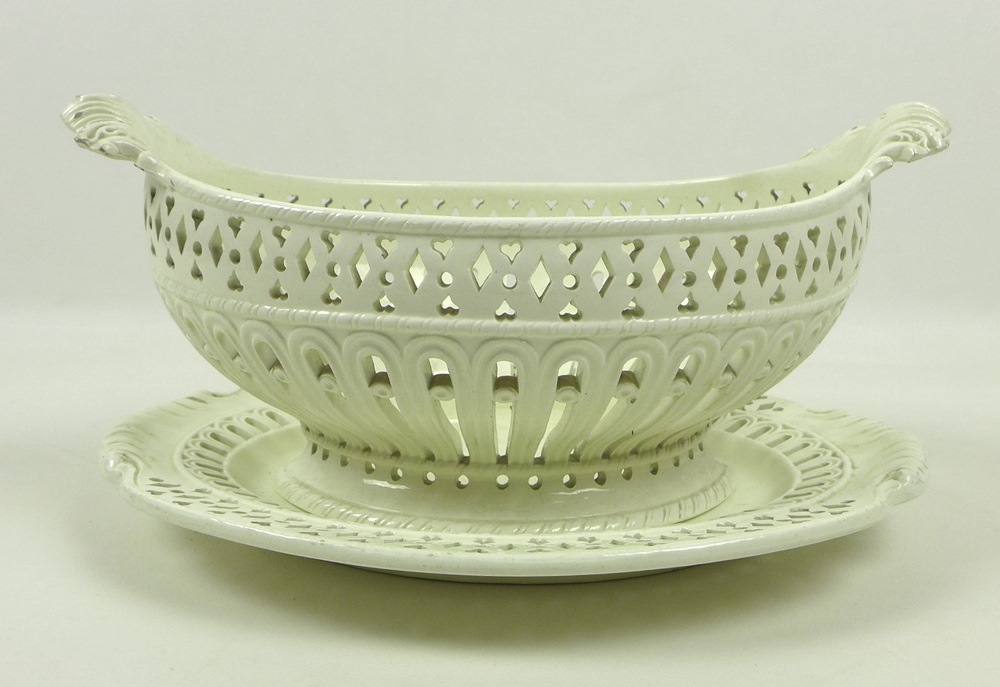 A Caughley Worcester pierced fruit basket bowl, circa 1780, - Image 5 of 7