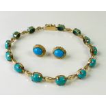A 10ct gold and turquoise bracelet, thirteen cabochon stones claw set in a row, each stone 5 by 7mm,