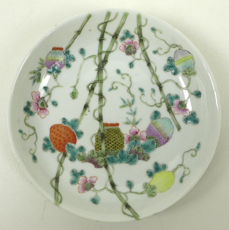 A Chinese porcelain famille vert dish, Qing Dynasty, late 19th century, - Image 2 of 6