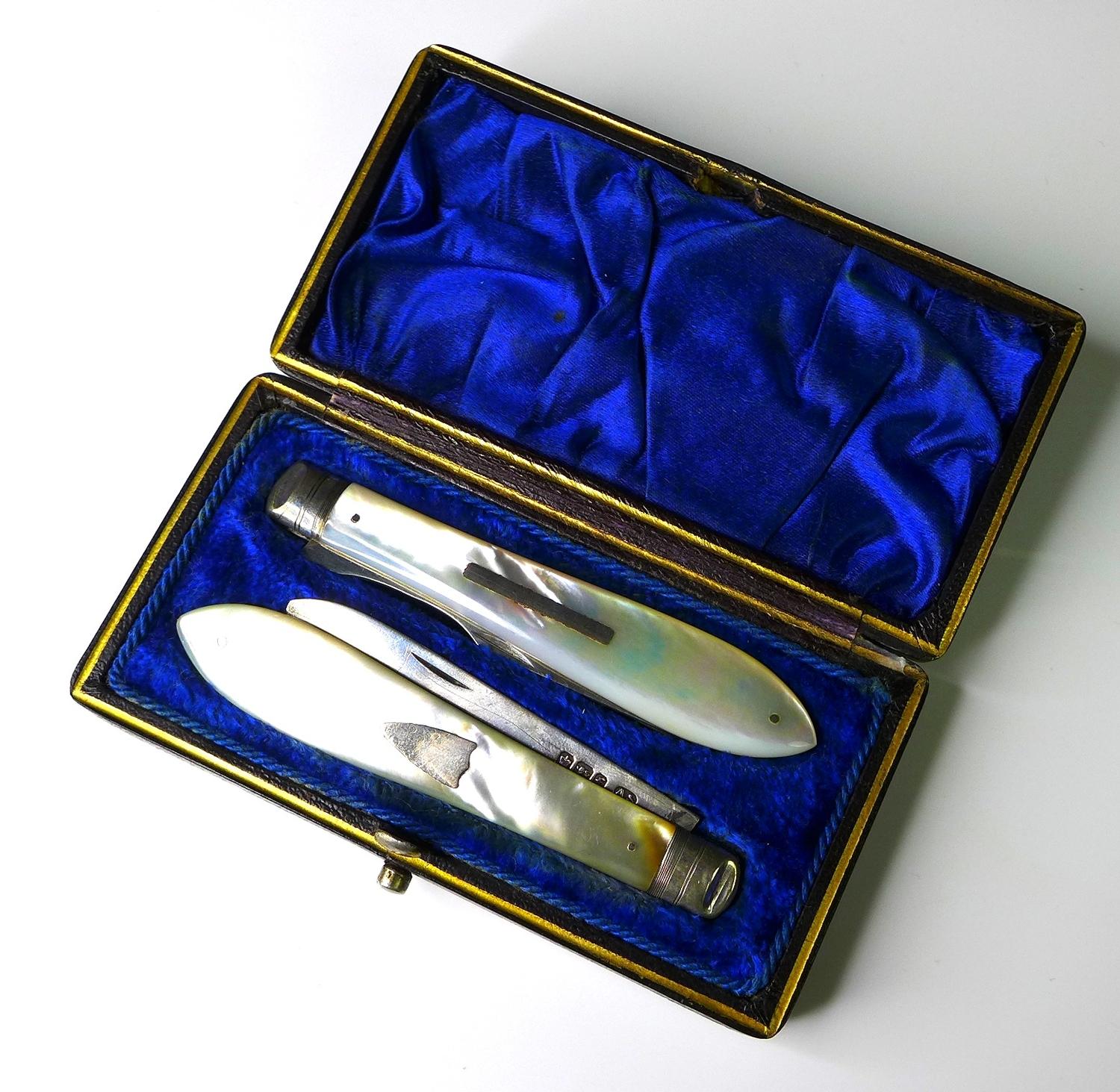 A cased set of folding silver and mother of pearl cutlery, comprising knife and fork. - Image 5 of 8