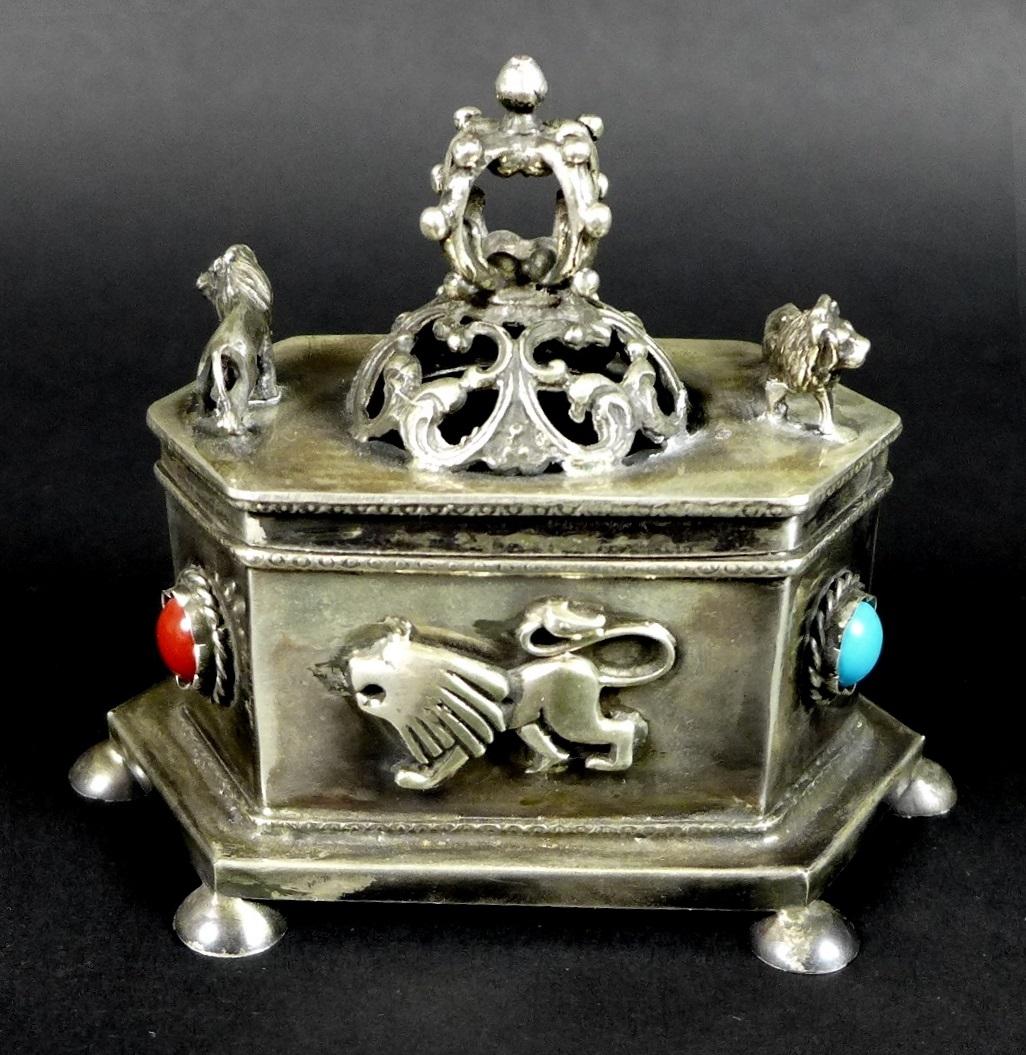 Judaica: a Russian silver hexagonal box, pierced lid with crown flanked by two prowling lions, the