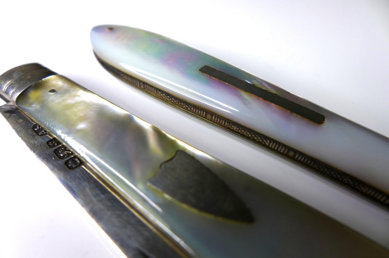 A cased set of folding silver and mother of pearl cutlery, comprising knife and fork. - Image 2 of 8