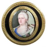 A gold and tortoiseshell snuff box, circa 1765, Louis XVI, of circular form, the lid set with a
