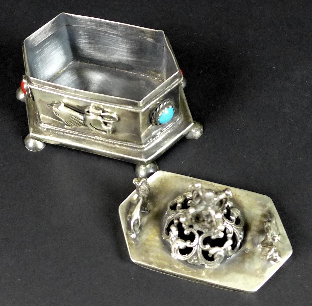 Judaica: a Russian silver hexagonal box, pierced lid with crown flanked by two prowling lions, the - Image 7 of 7