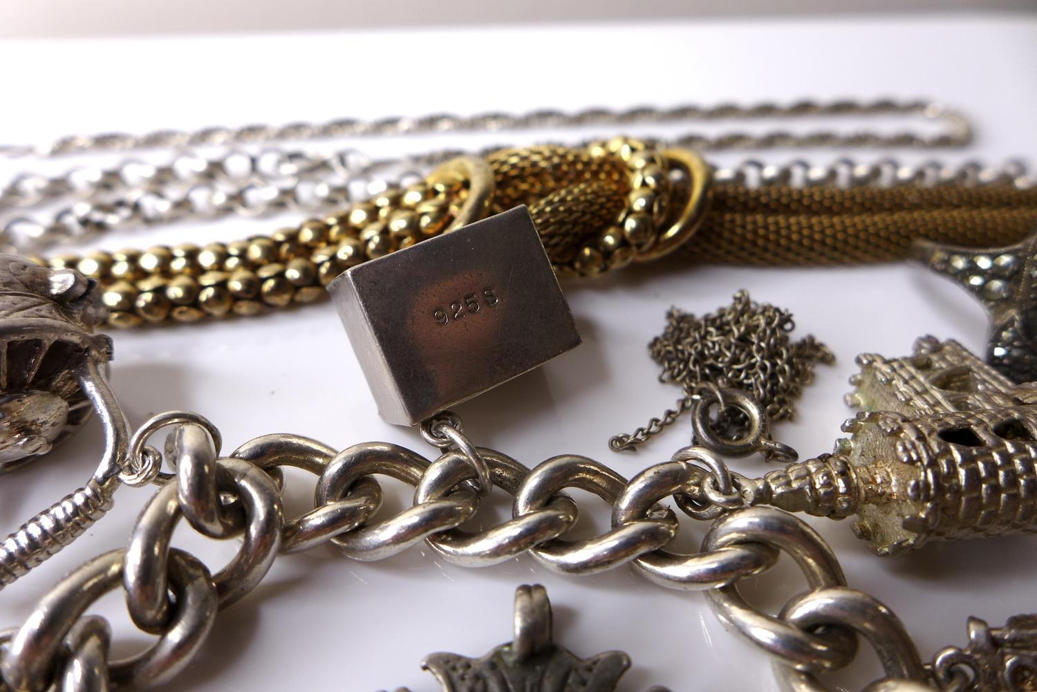 A group of vintage and later silver jewellery, including a silver gilt rope necklace, a similar - Image 3 of 5