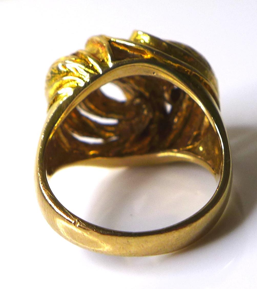 A 9ct gold ring of organic knot design, size L, 8.4g. - Image 3 of 5